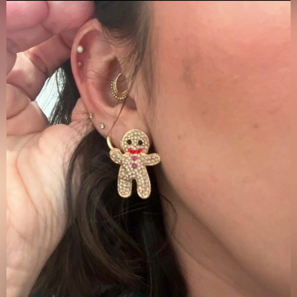 NIP Earrings “Gingi!” Rhinestone gingerbread man. 🤎🫚🤎🫚